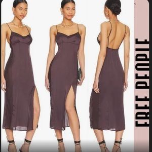 NWT FREE PEOPLE
City Cool Midi Slip in Chocolate Merlot
Size: MEDIUM